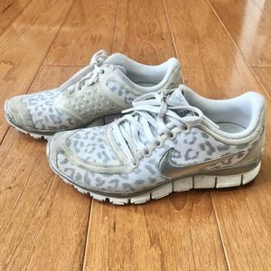 Nike Free 5.0 Snow Leopard Sneakers
